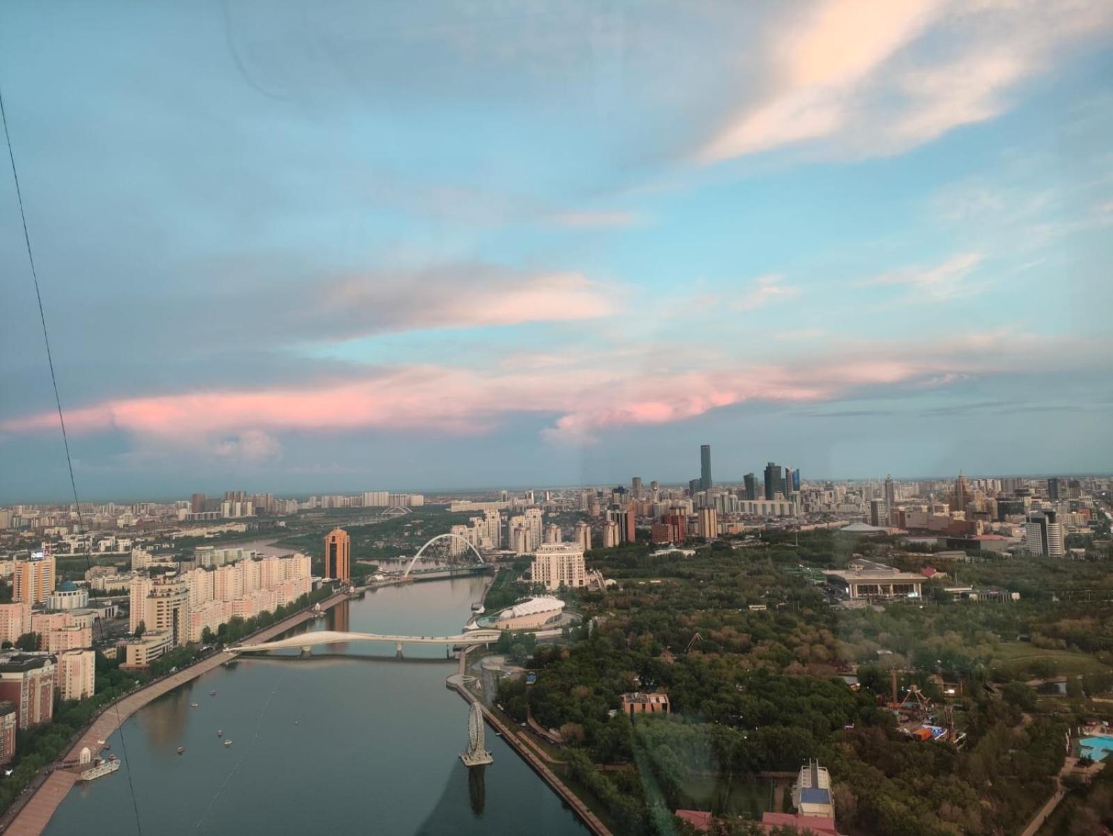 Апартаменты На Набережной С Панорамным Видом На 39 Этаже Nur-Sultan  Exterior photo